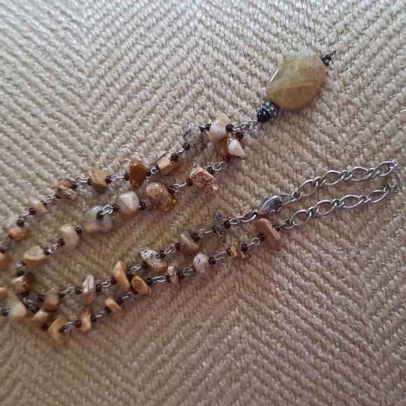 Genuine polished stone necklace - Picture 9 of 9